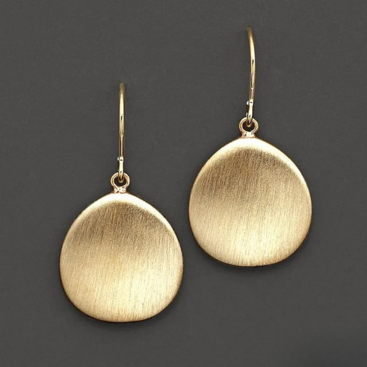 Timeless classic earrings