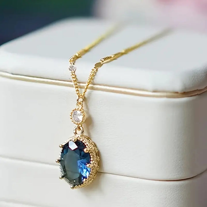 Sophisticated Moonlit Gold Necklace